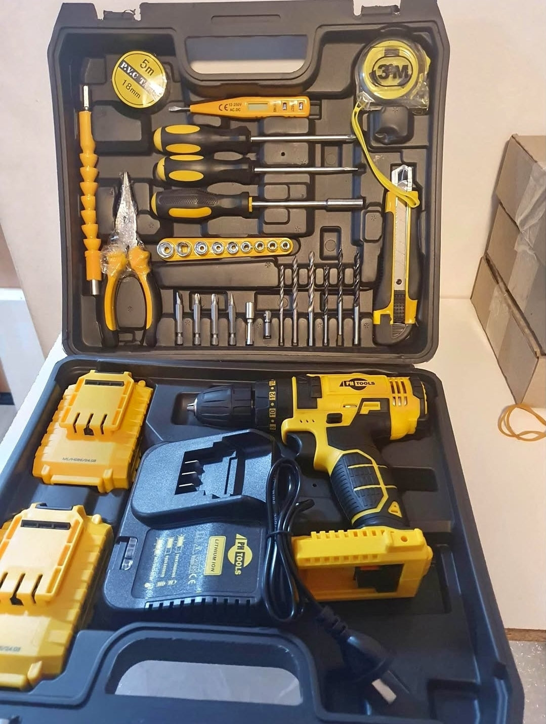 Taladro Inalámbrico 24v con 2 Baterias Y Accesorios